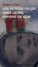 Petites filles dans leurs papiers de soie